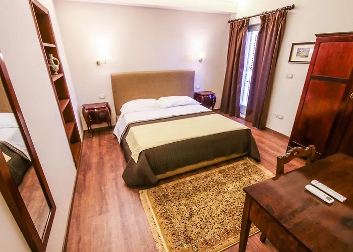 96 فندق مبيت وإفطار ريجّو دي كالابريا