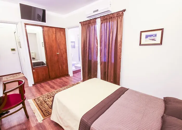 96 فندق مبيت وإفطار ريجّو دي كالابريا